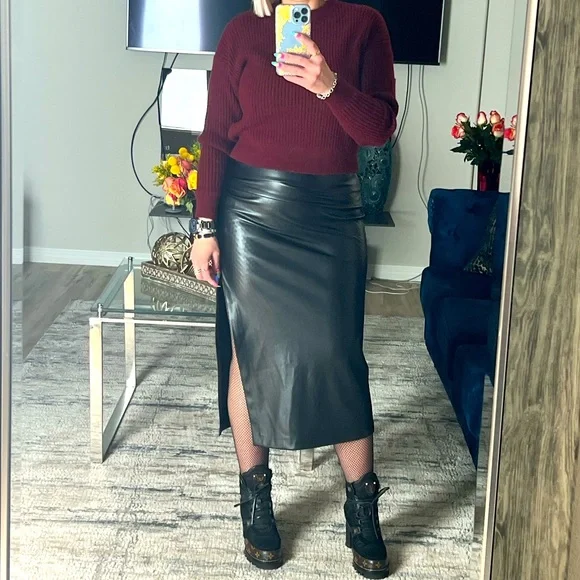 Zara leather king skirt. - Picture 2 of 8